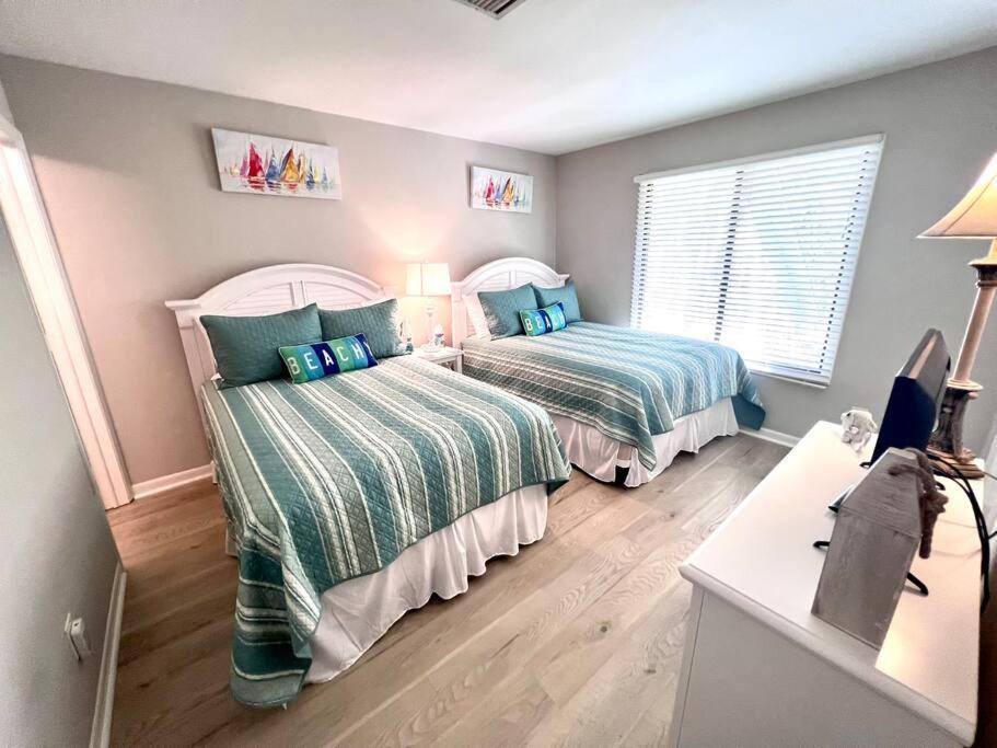 힐튼 헤드 아일랜드 New Pics! Harbour Town 3Br/3Ba - Pool Access - Book Now 빌라 외부 사진
