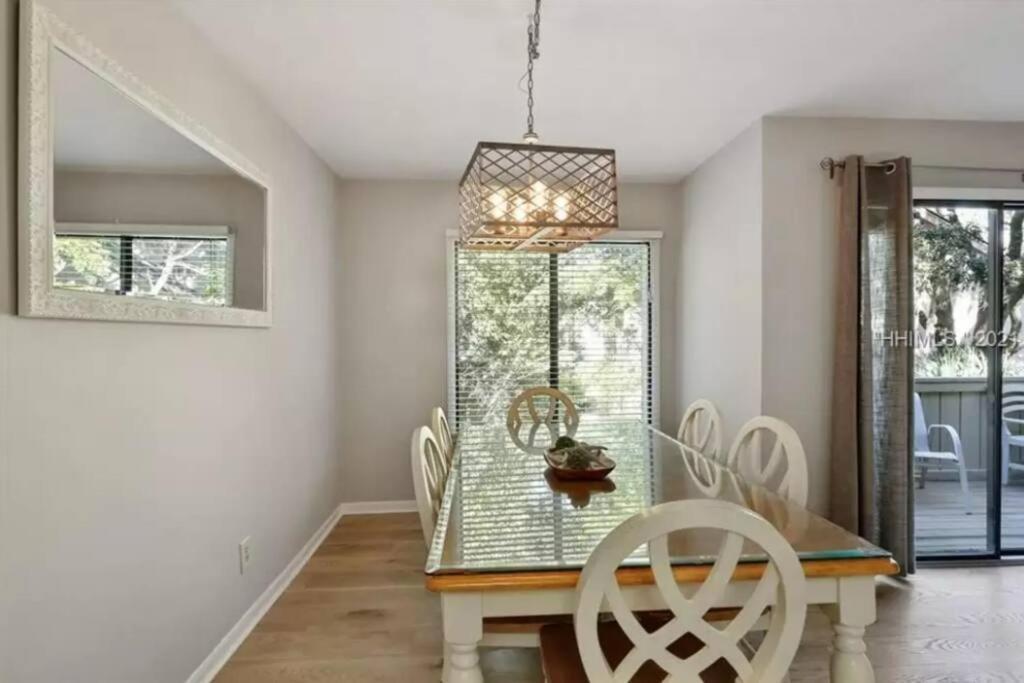 힐튼 헤드 아일랜드 New Pics! Harbour Town 3Br/3Ba - Pool Access - Book Now 빌라 외부 사진