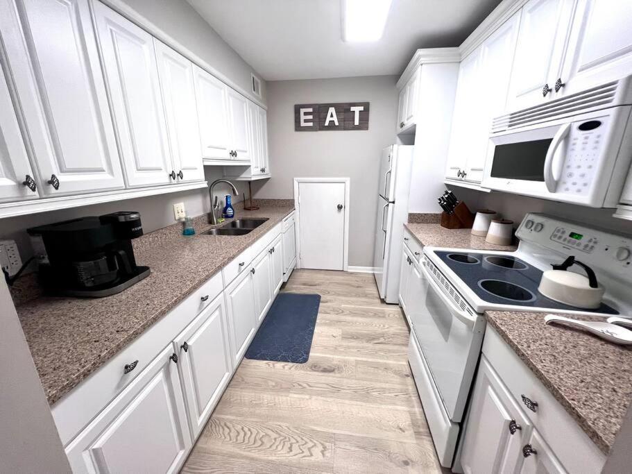 힐튼 헤드 아일랜드 New Pics! Harbour Town 3Br/3Ba - Pool Access - Book Now 빌라 외부 사진