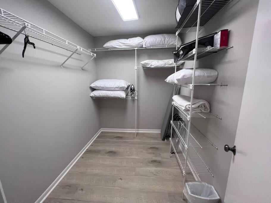 힐튼 헤드 아일랜드 New Pics! Harbour Town 3Br/3Ba - Pool Access - Book Now 빌라 외부 사진