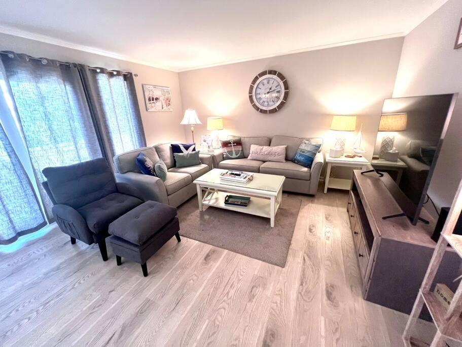 힐튼 헤드 아일랜드 New Pics! Harbour Town 3Br/3Ba - Pool Access - Book Now 빌라 외부 사진