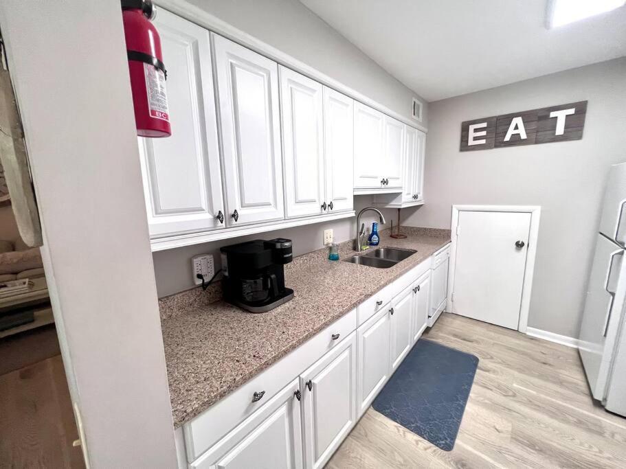 힐튼 헤드 아일랜드 New Pics! Harbour Town 3Br/3Ba - Pool Access - Book Now 빌라 외부 사진